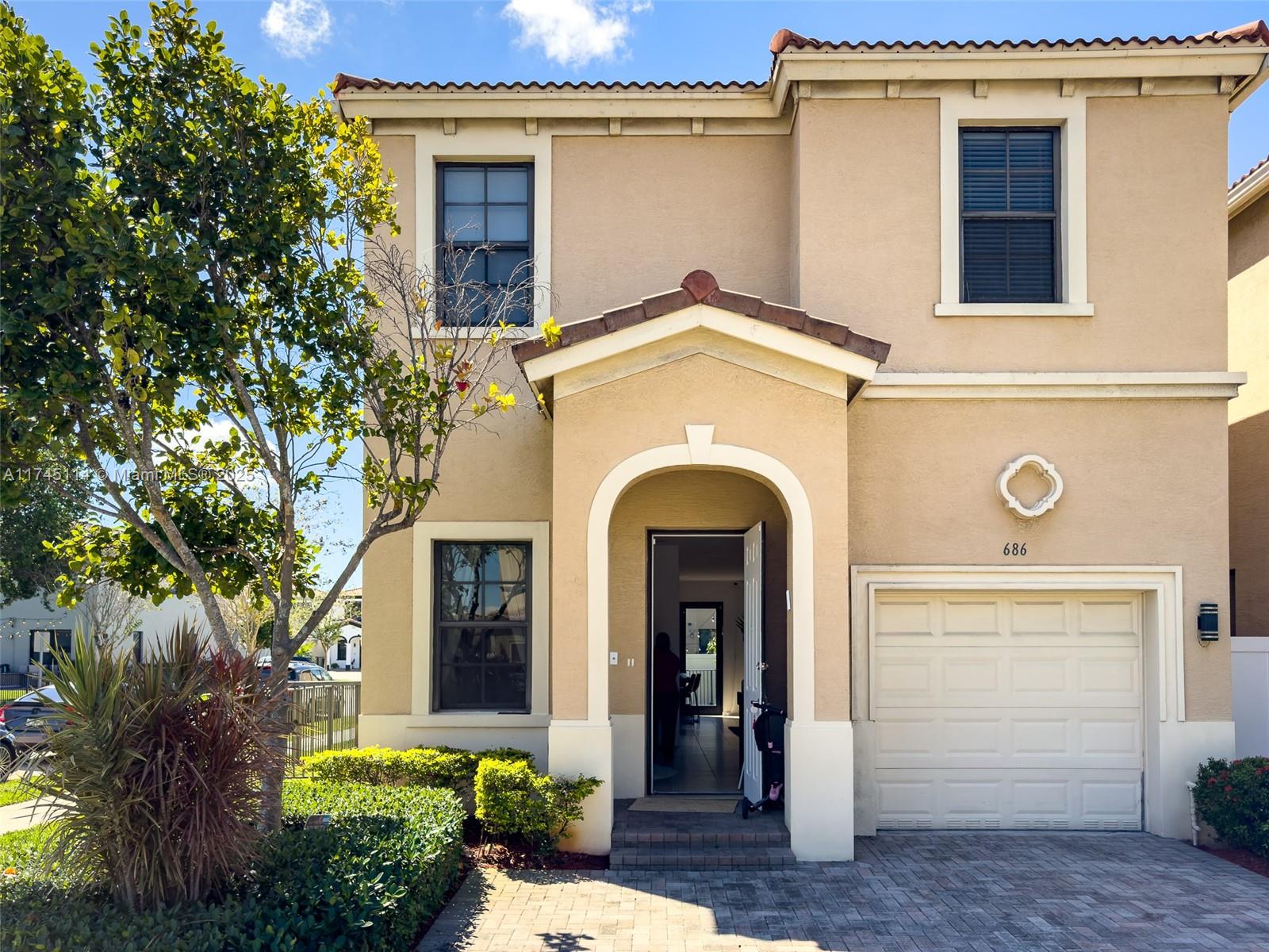 CHAMPION LAKES - фото