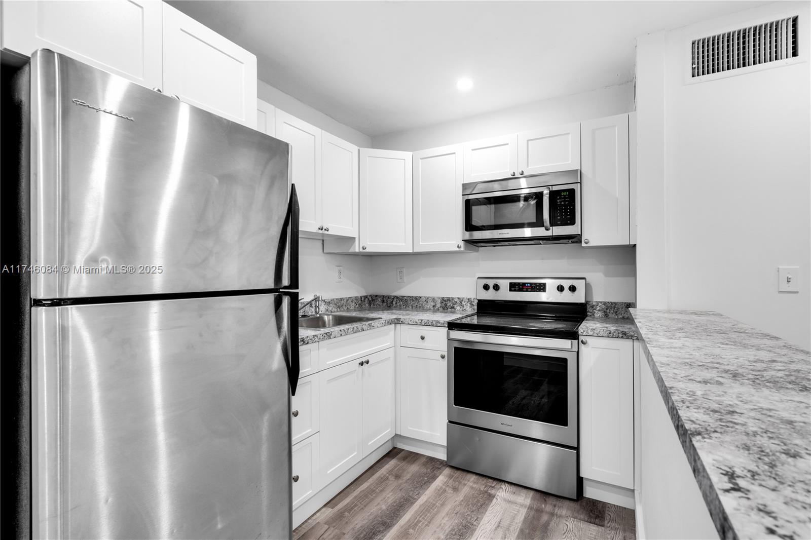 BELMONT SUB - фото