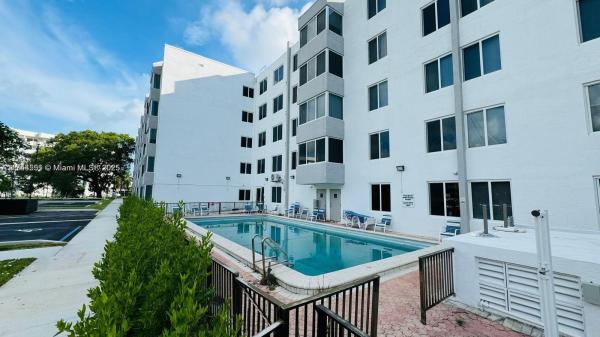 CARIBBEAN BREEZE CONDO