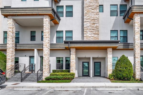 Highland at Park Central