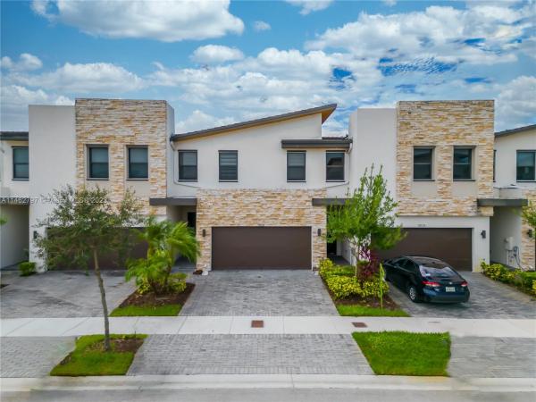 GRAND BAY SOUTH TOWNHOMES