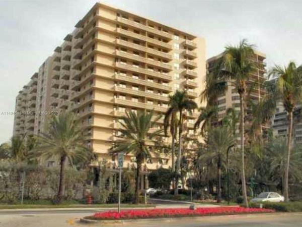 THE PLAZA OF BAL HARBOUR