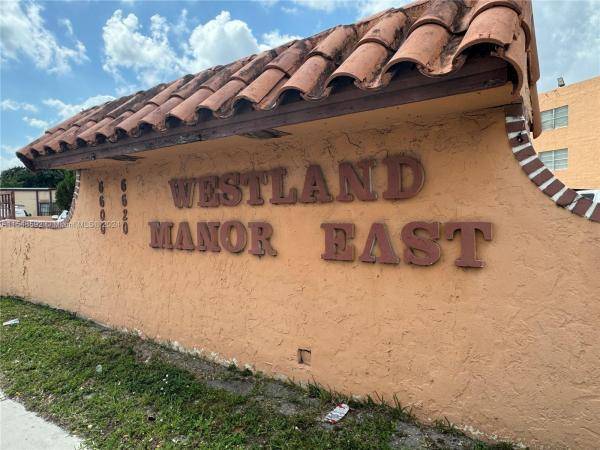 Westland Manors East Cond