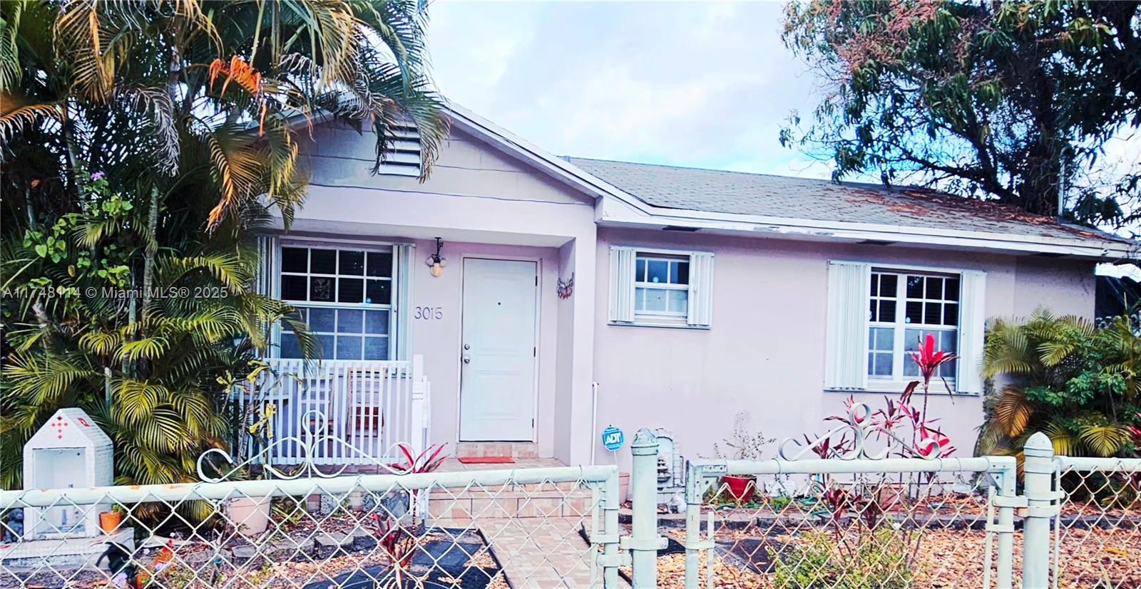 THE PINES - фото