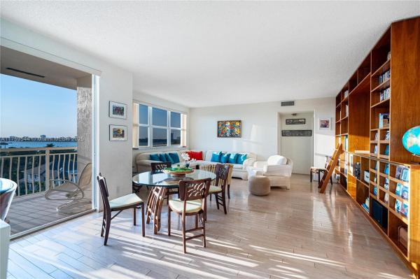 BAY HARBORVIEW CONDO