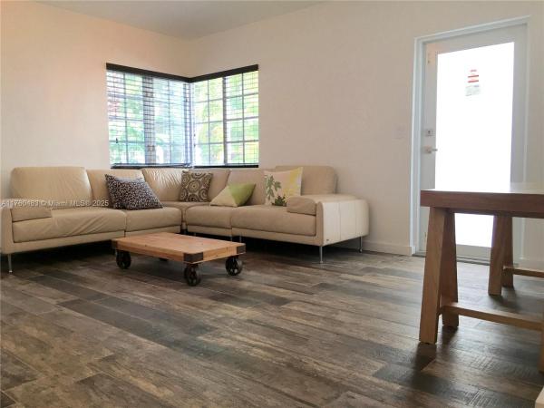 645 MICHIGAN AVE CONDO