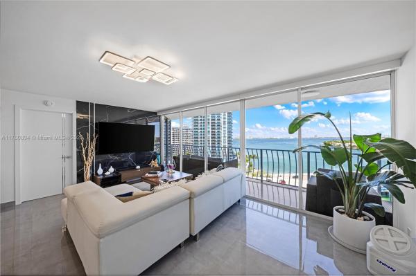 THE GRANDVIEW PALACE COND