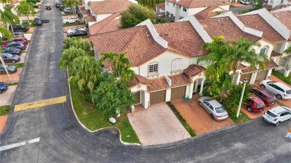 DORAL LANDINGS TOWNHOMES