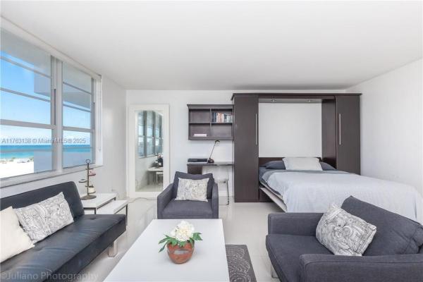 THE DECOPLAGE CONDO