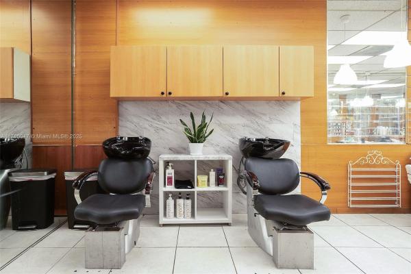 Beauty Salon & Spa