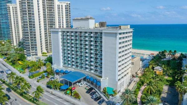 19201 COLLINS AVE #701, SUNNY ISLES BEACH, FL 33160