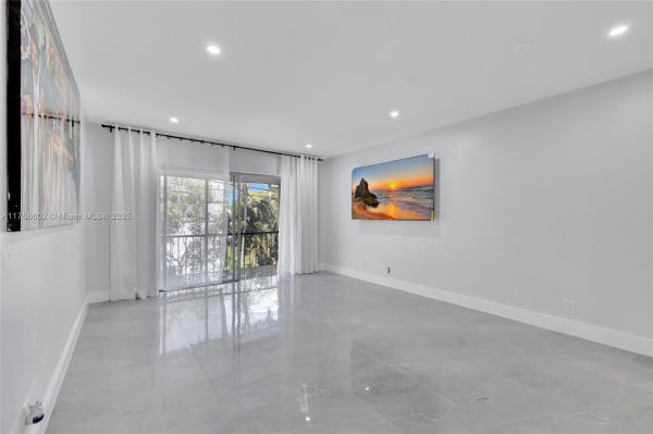 IMPERIAL POINT COLONNADES