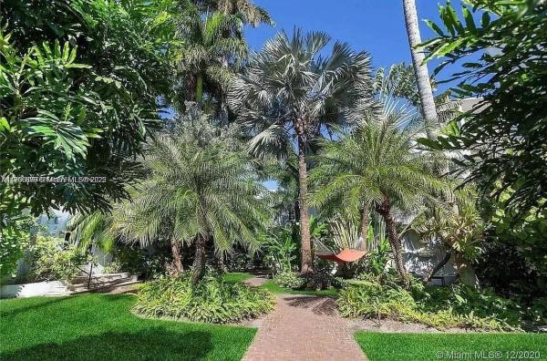 THE PARK VINTAGE CONDO