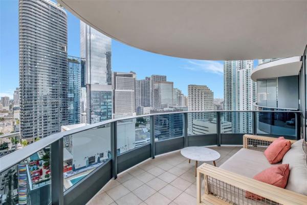 1000 BRICKELL PLZ #2812, MIAMI, FL 33131