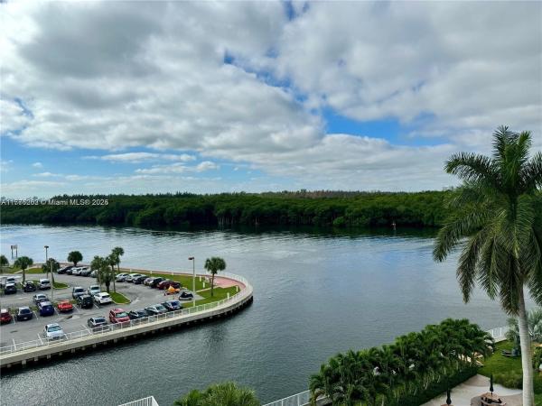 400 KINGS POINT DR #609, SUNNY ISLES BEACH, FL 33160