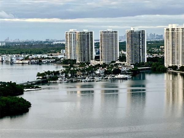 MYSTIC POINTE TOWER 500 C