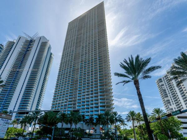 16901 COLLINS AVE #703, SUNNY ISLES BEACH, FL 33160