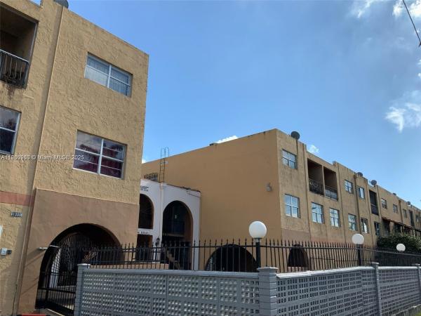 WESTLAND PLAZA GARDENS CO