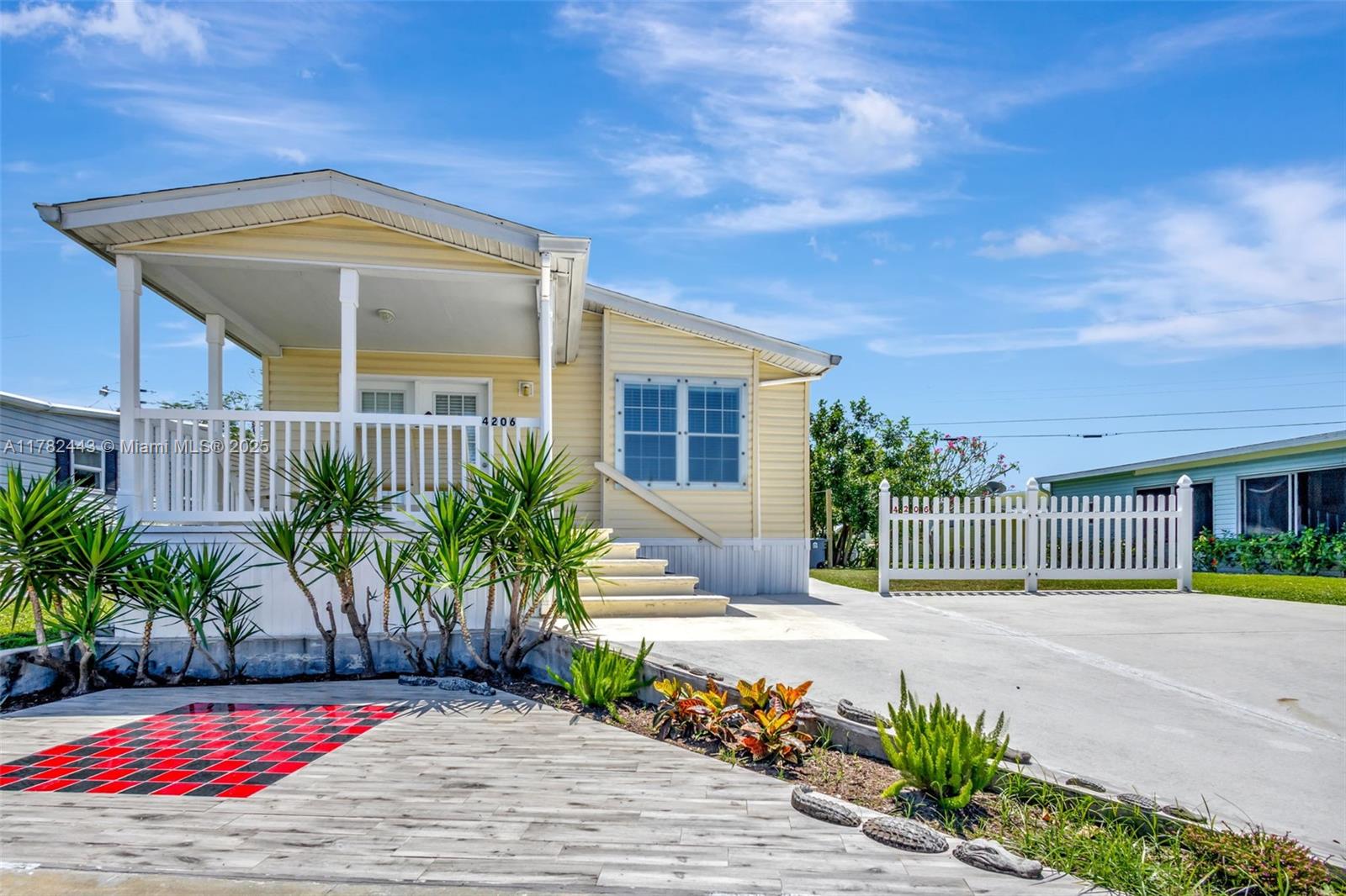 NORTHERN PINES MOBILE HOM - фото