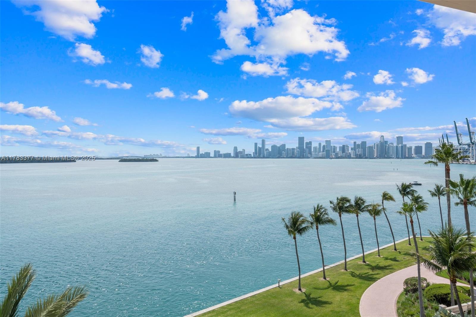 FISHER ISLAND - фото