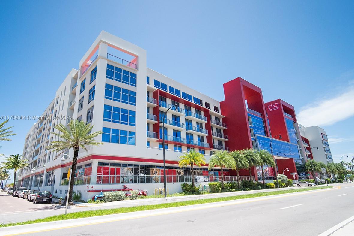 COSTA HOLLYWOOD - фото