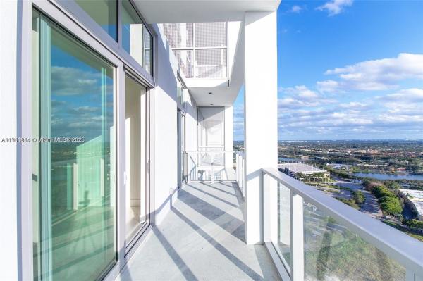 2000 METROPICA WAY #2605, SUNRISE, FL 33323