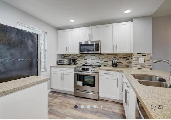 Sandalfoot South Three