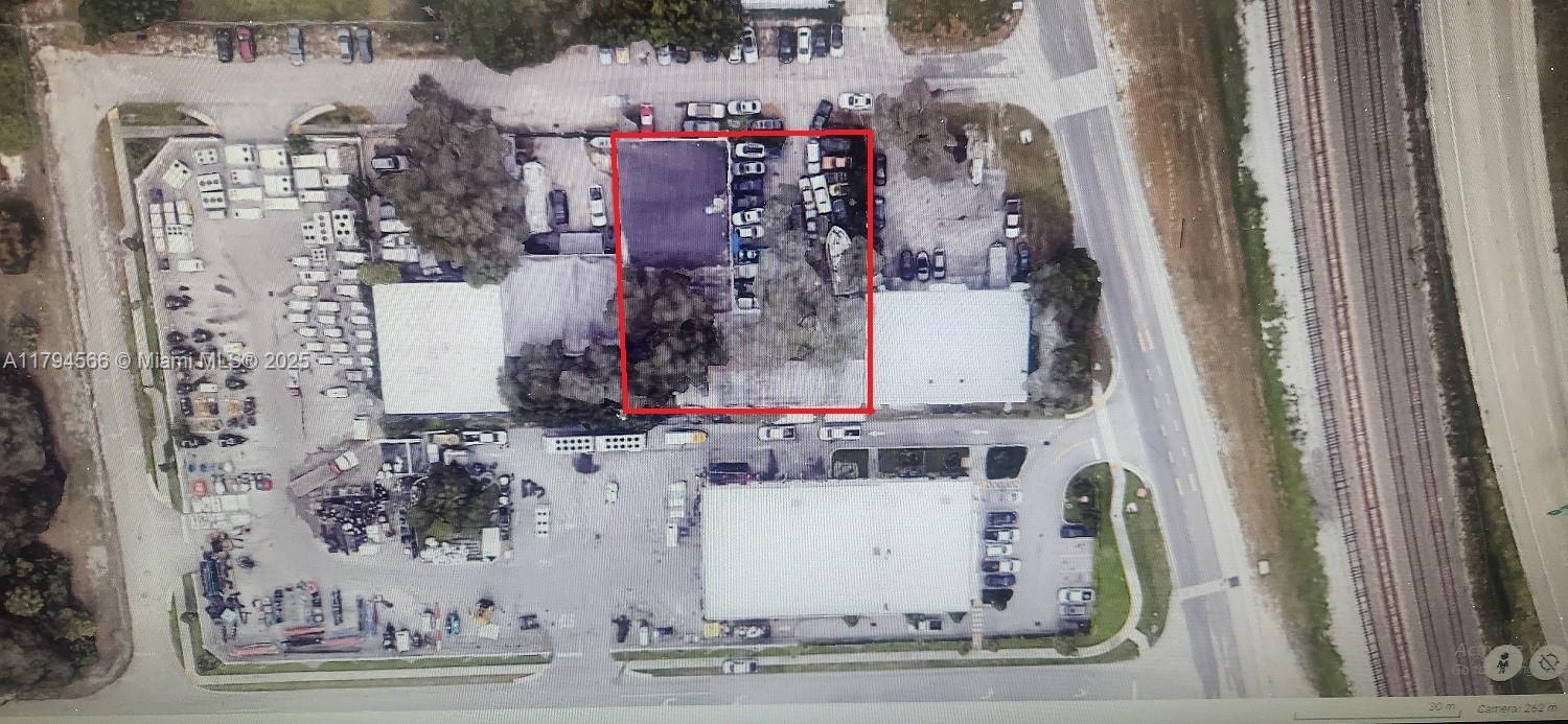 Commercial - фото