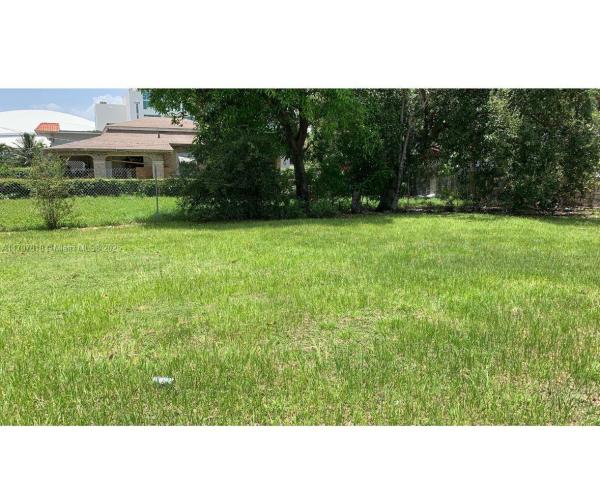 LAWRENCE ESTATE LAND CO