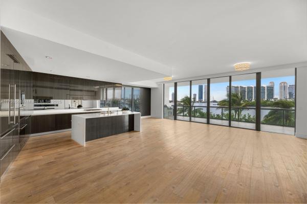 3300 NE 188TH ST #217, AVENTURA, FL 33180