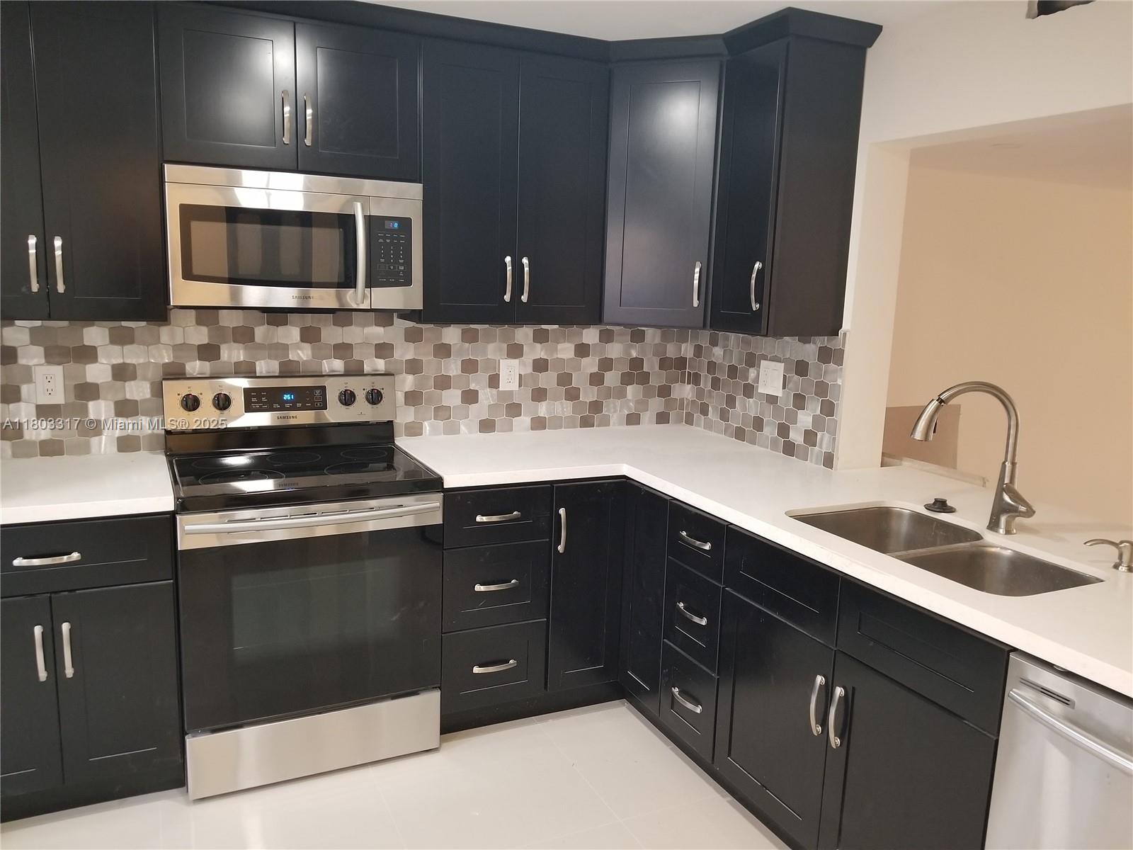 TOWNHOUSES OF VENETIAN PA - фото