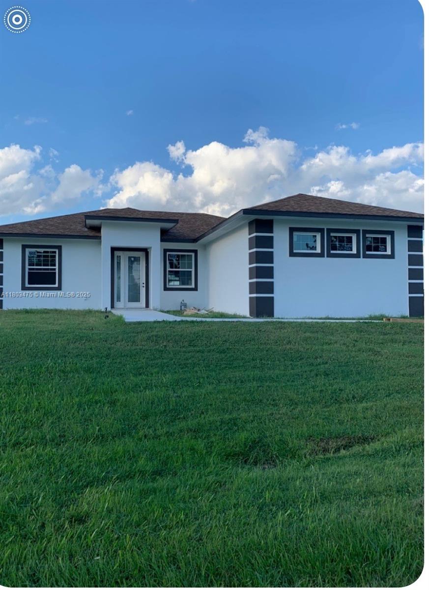 Single Family - фото