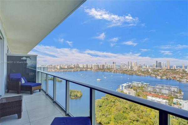 THE HARBOUR SOUTH CONDO