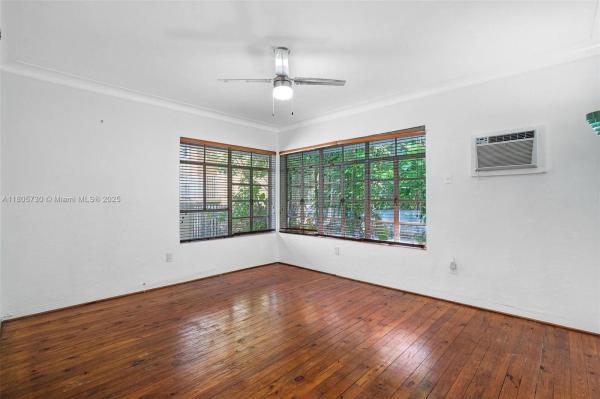 RESIDENCE 1611 CONDO