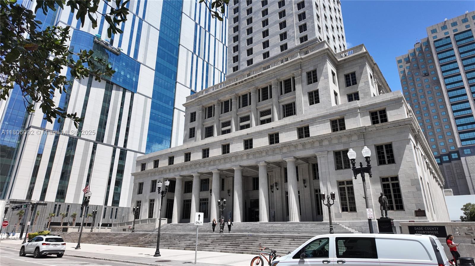 Commercial - фото