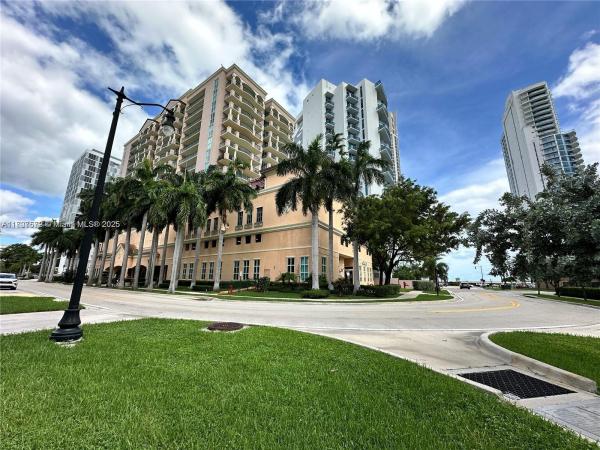 17555 ATLANTIC BLVD #702, SUNNY ISLES BEACH, FL 33160
