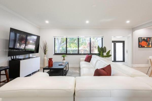 SUN RAY HOMES GREYNOLDS P