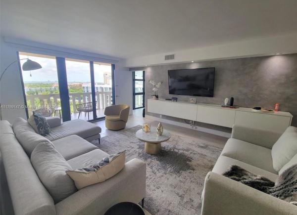 TOWERS OF KEY BISCAYNE CO