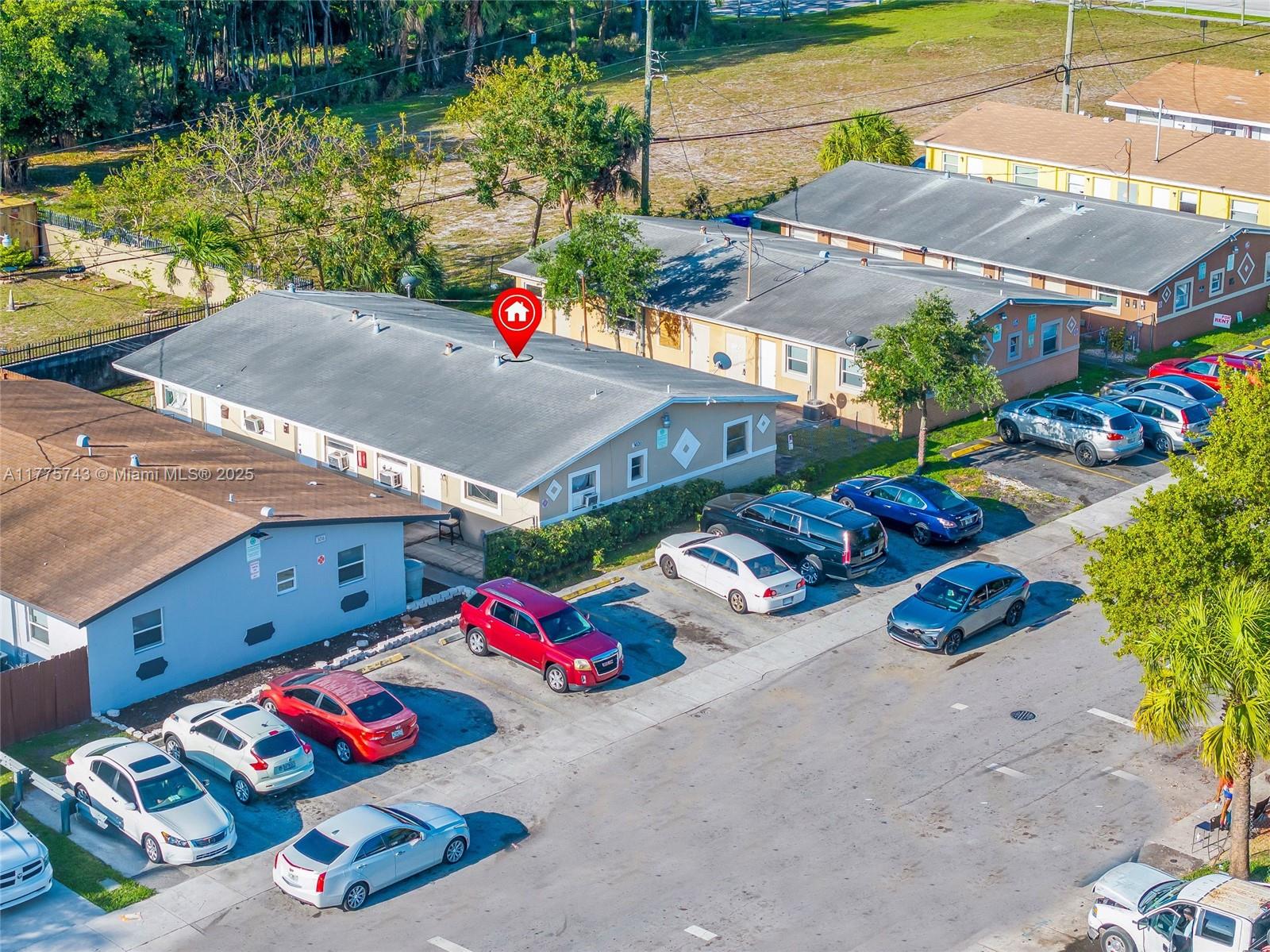 Collier City - фото