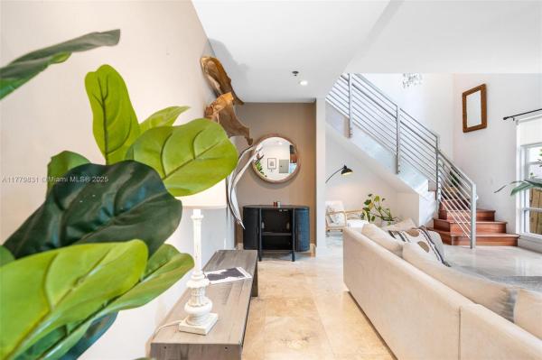 Lunamar Lofts at Lincoln