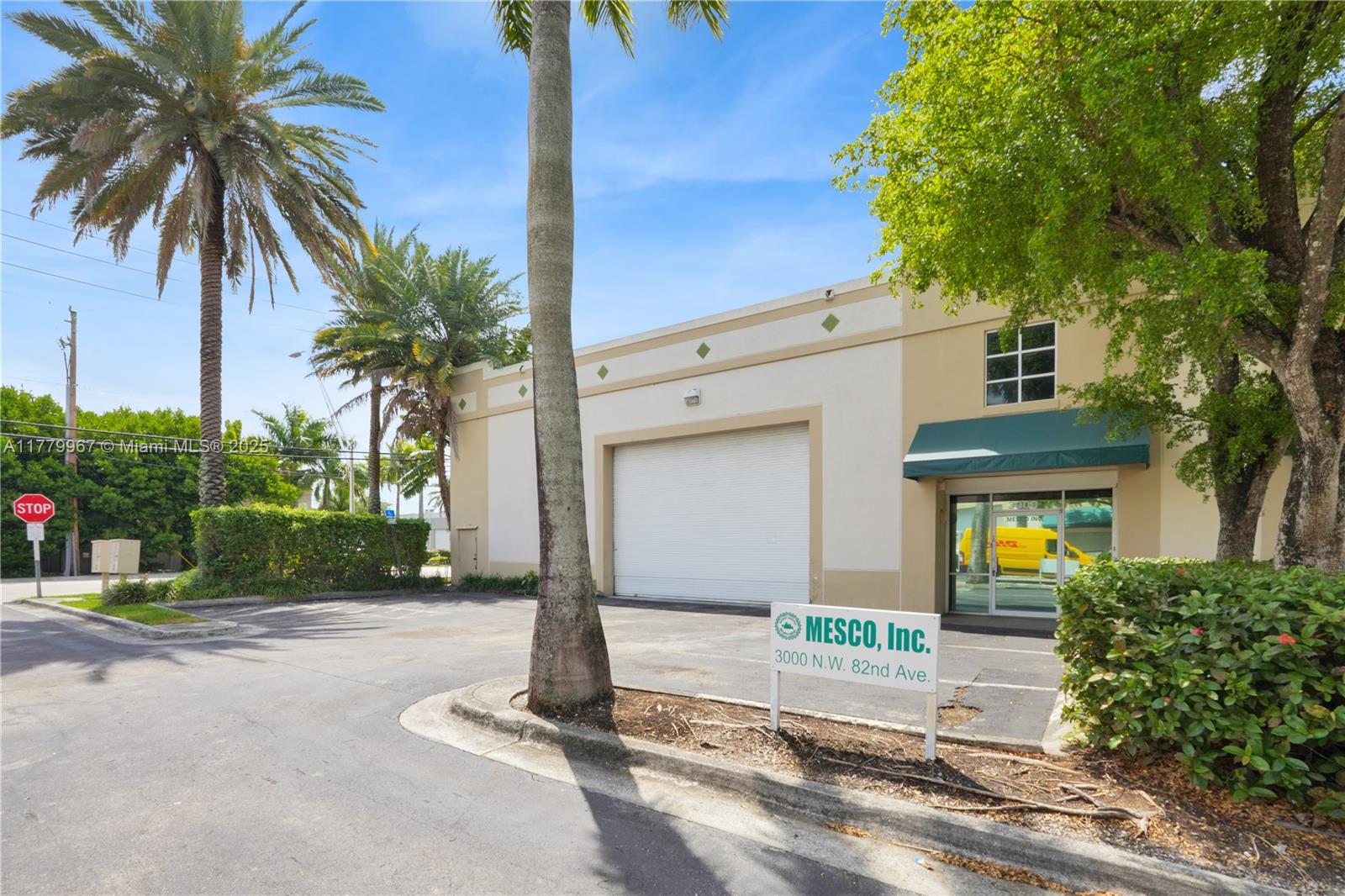 HEMISPHERE CENTRE CONDO - фото