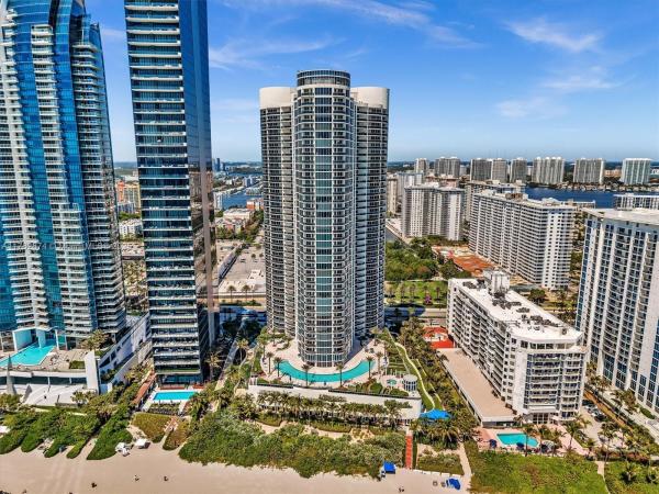 17201 COLLINS AVE #704, SUNNY ISLES BEACH, FL 33160