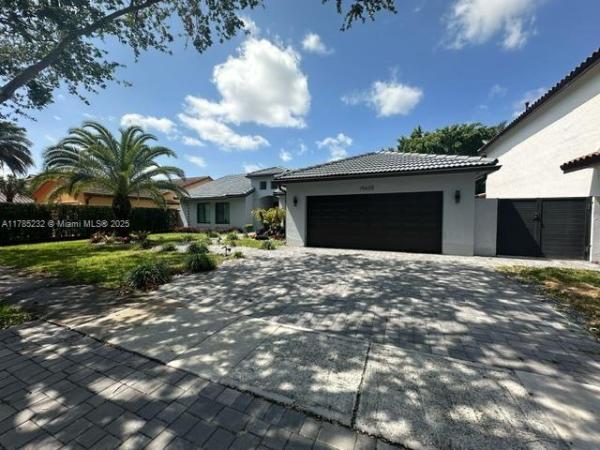 LAKES ON THE GREEN - SEC