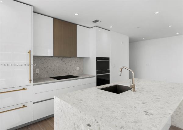 Mr.C Tigertail Residences