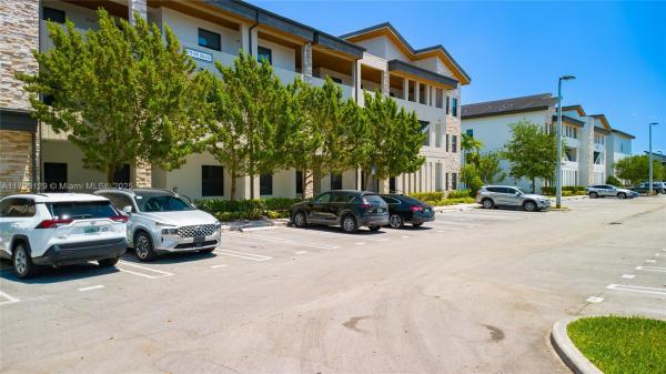 APEX AT PARK CENTRAL