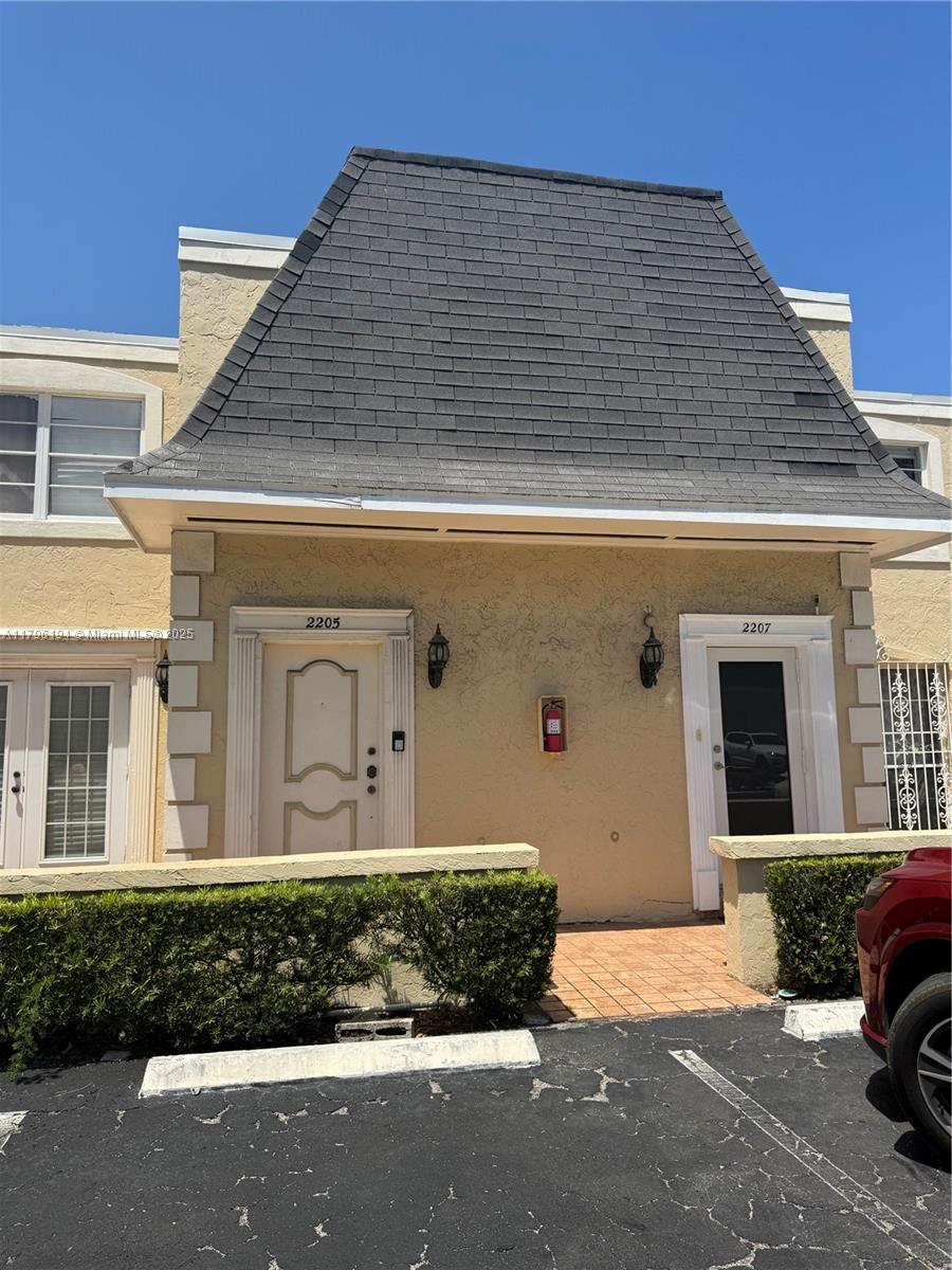 VENETIAN PARK V CONDO - фото