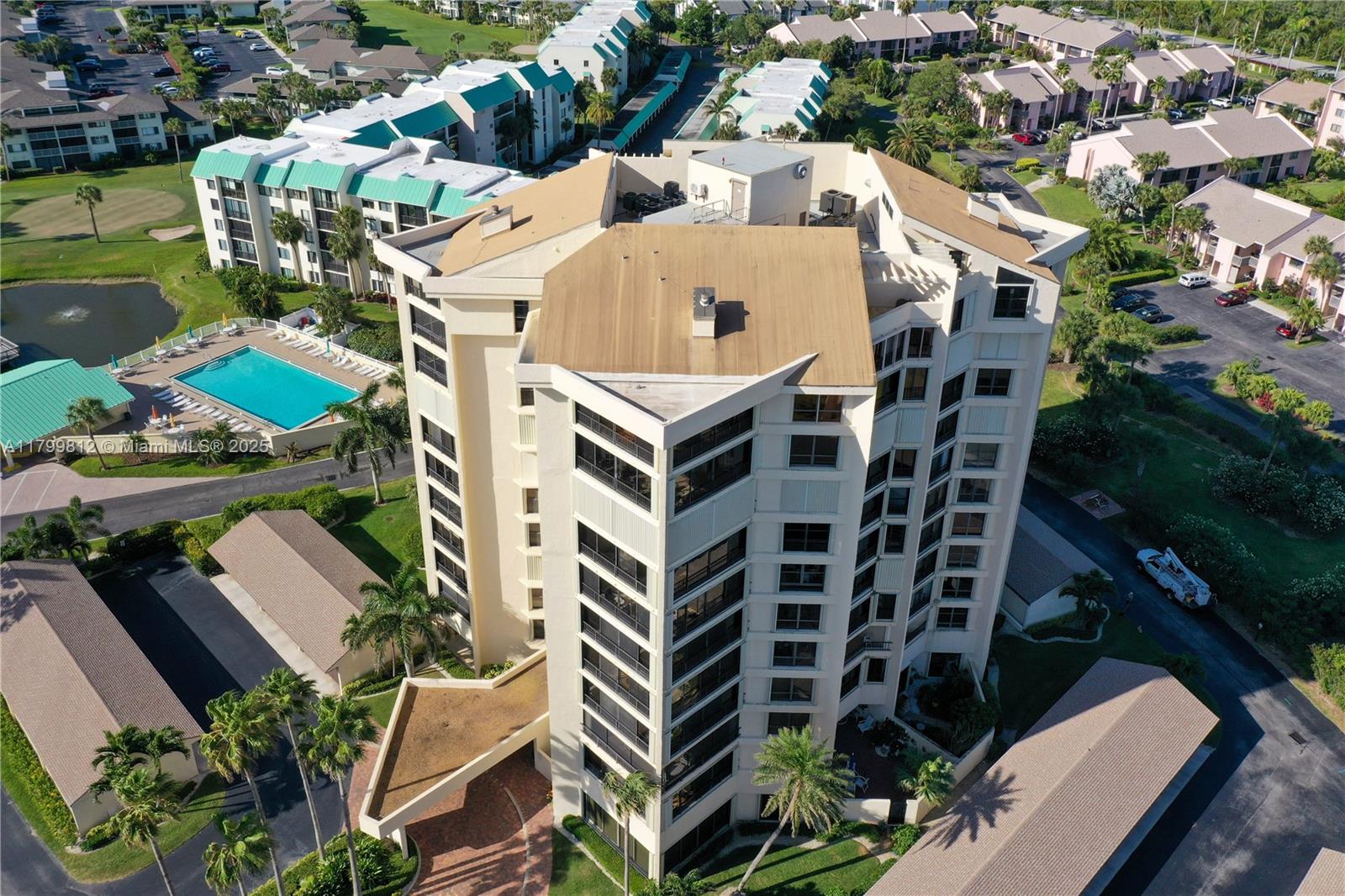 Ocean Village - фото