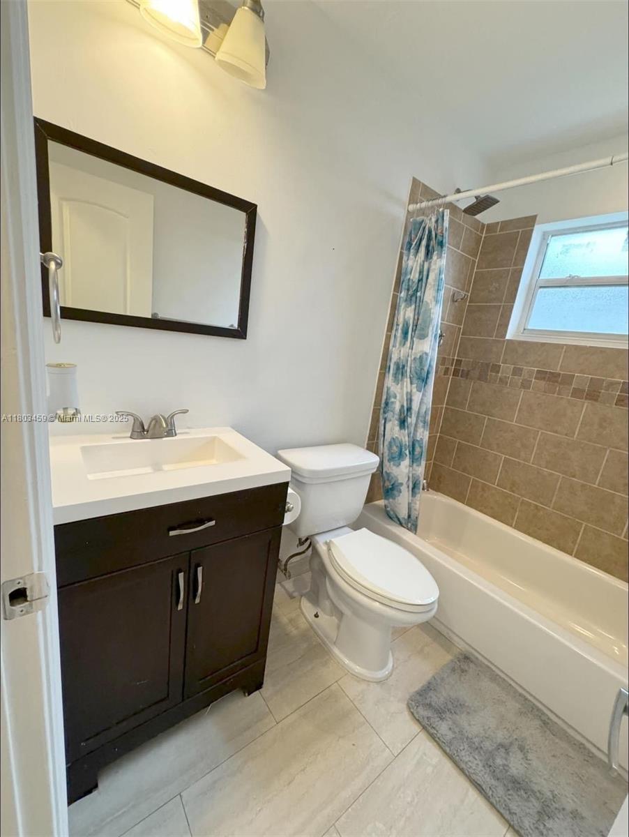 Single Family - фото