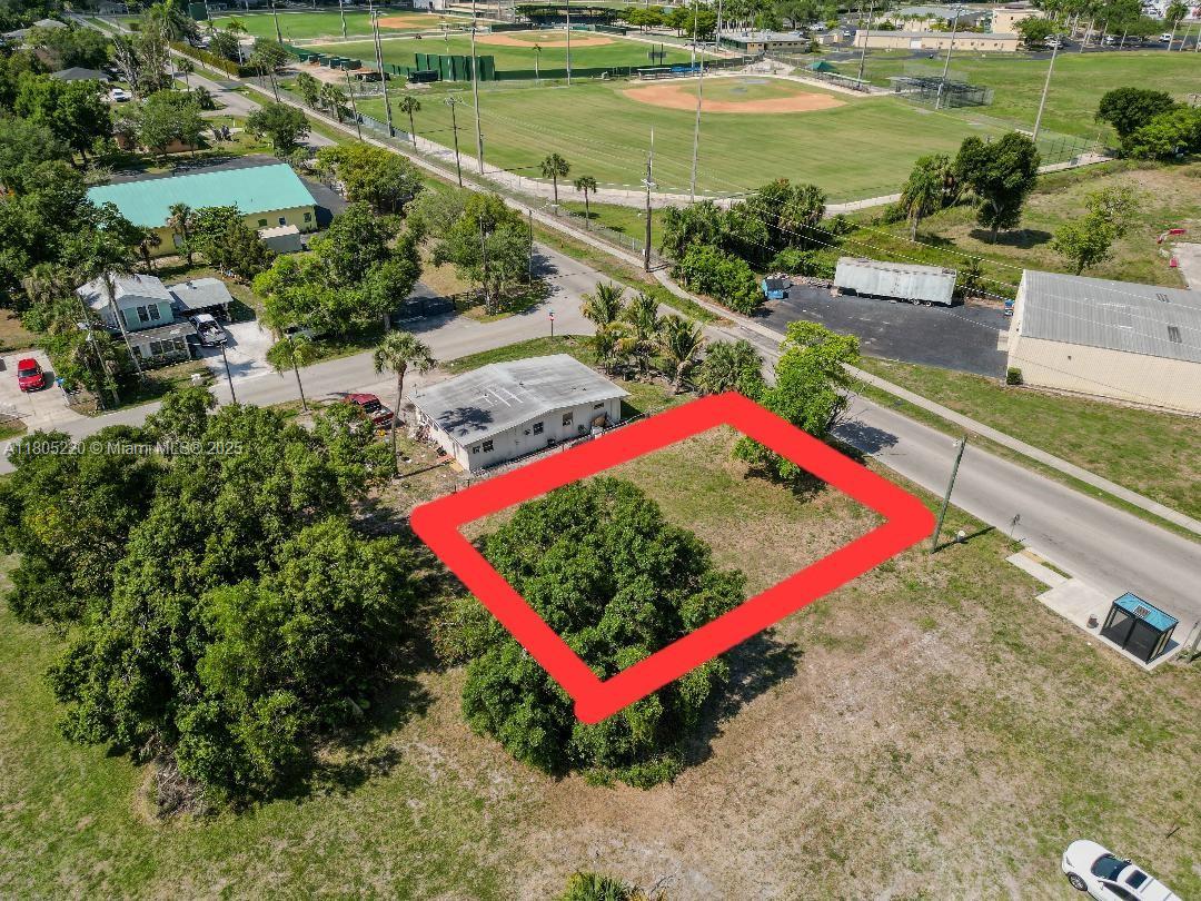 TRAVERS & HENDRYS - фото