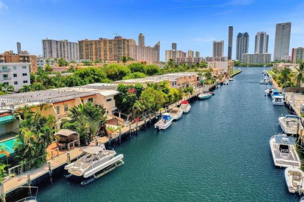 BEACH CLUB VILLAS CONDO